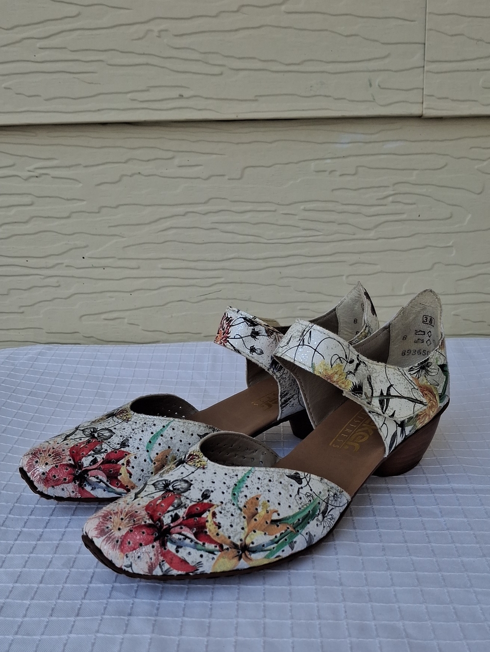 Rieker Women's Mirjam 11 White/Multi Leather Mary Jane - Size 38/8